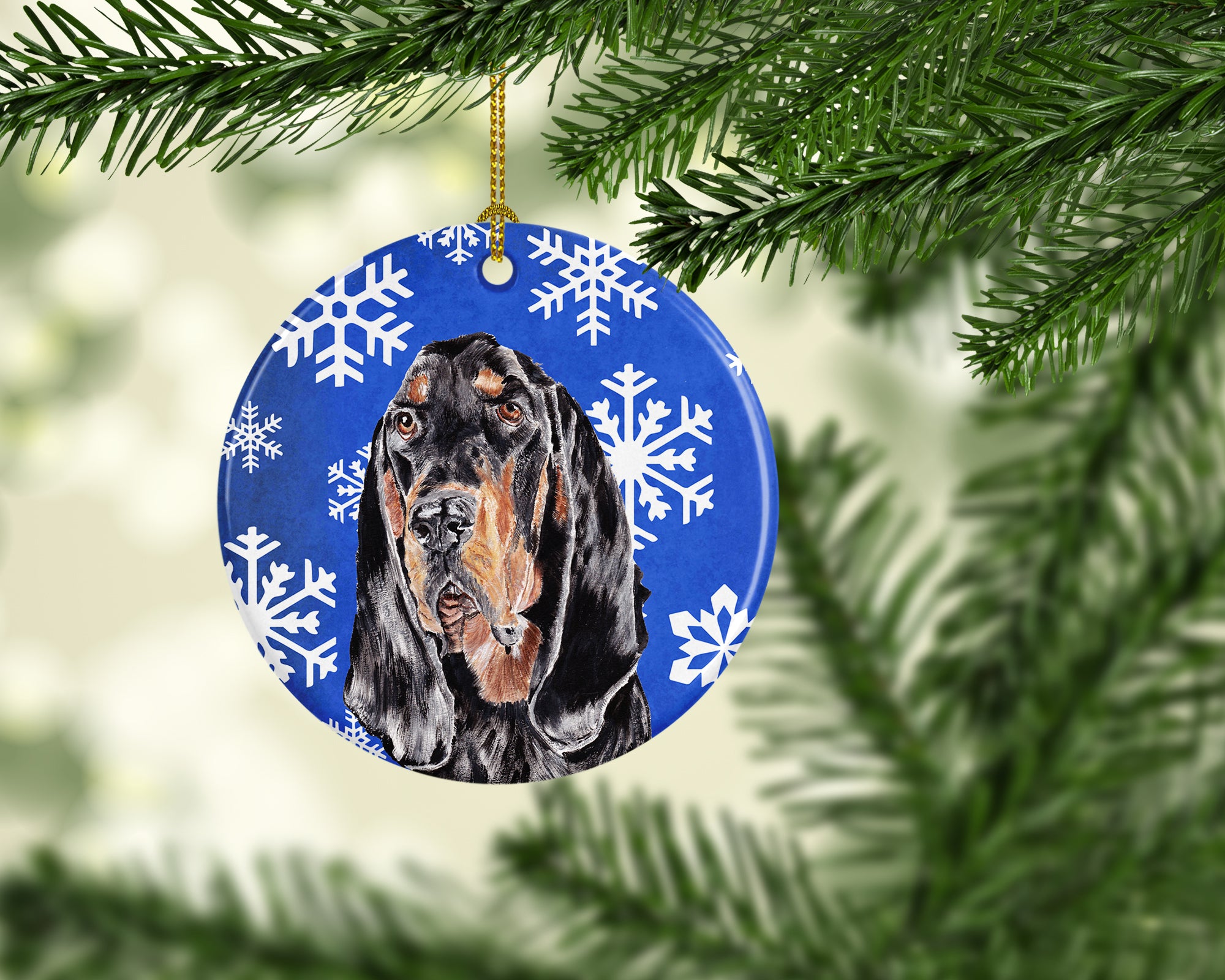 Black and Tan Coonhound Winter Snowflakes Ceramic Ornament SC9595CO1 - the-store.com