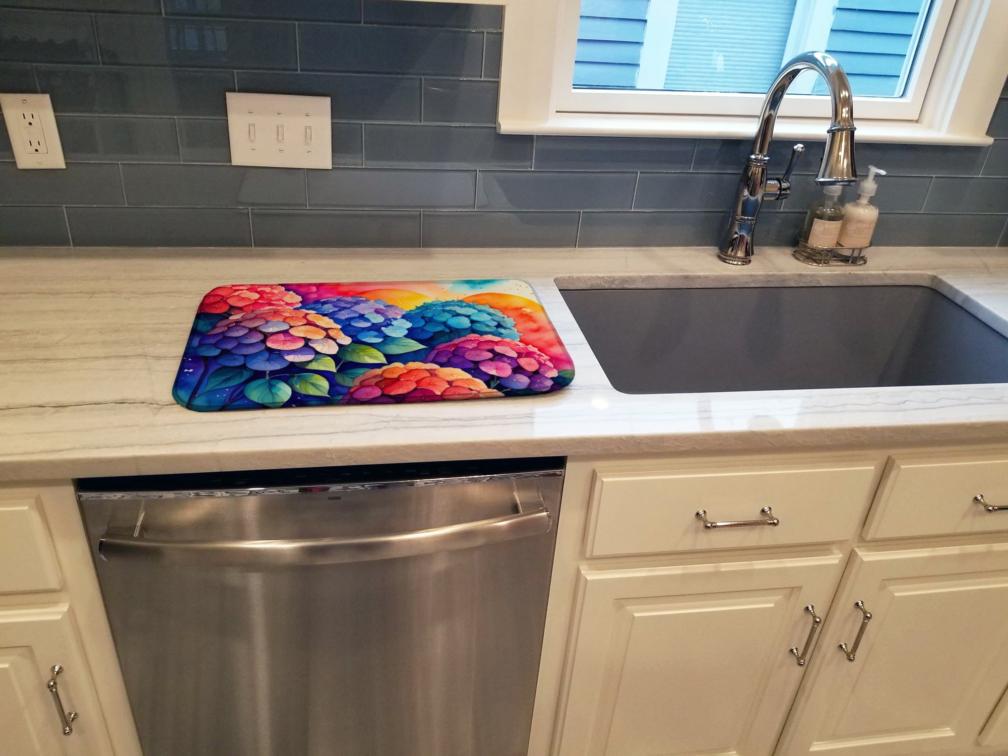 Caroline's Treasures Hydrangeas in Color Dish Drying Mat