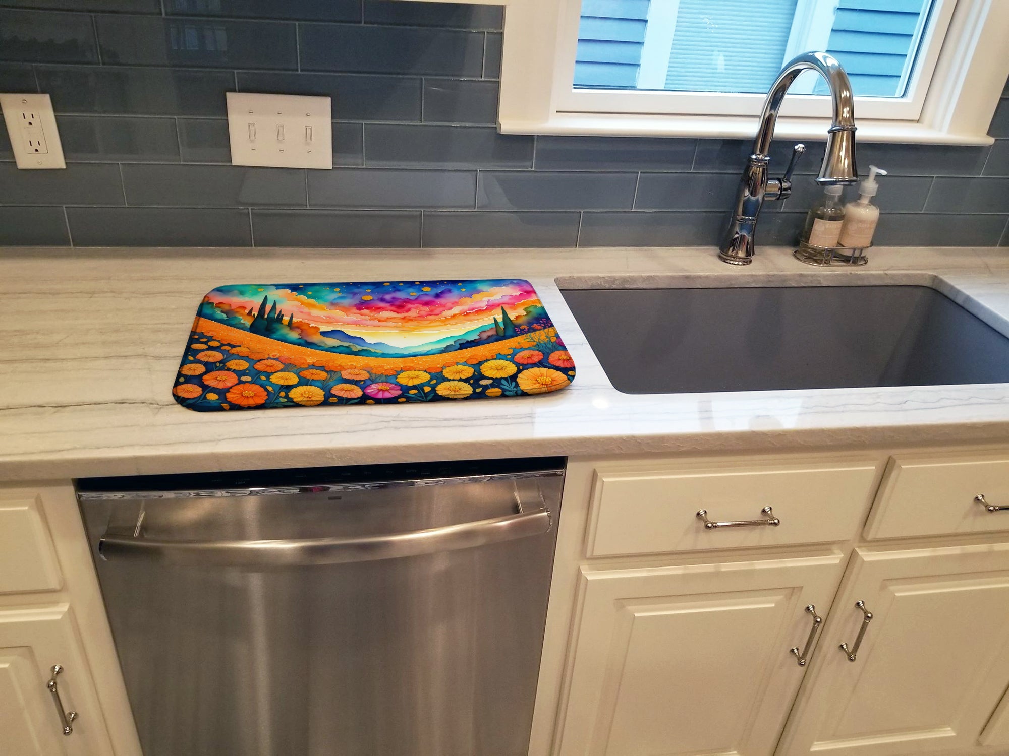 Caroline's Treasures Marigolds in Color Dish Drying Mat