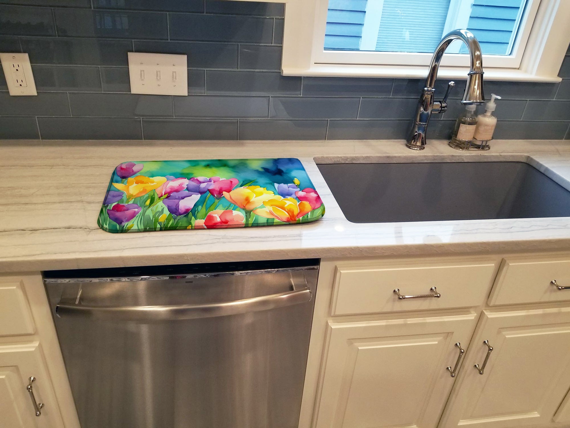 Caroline's Treasures Freesias in Watercolor Dish Drying Mat