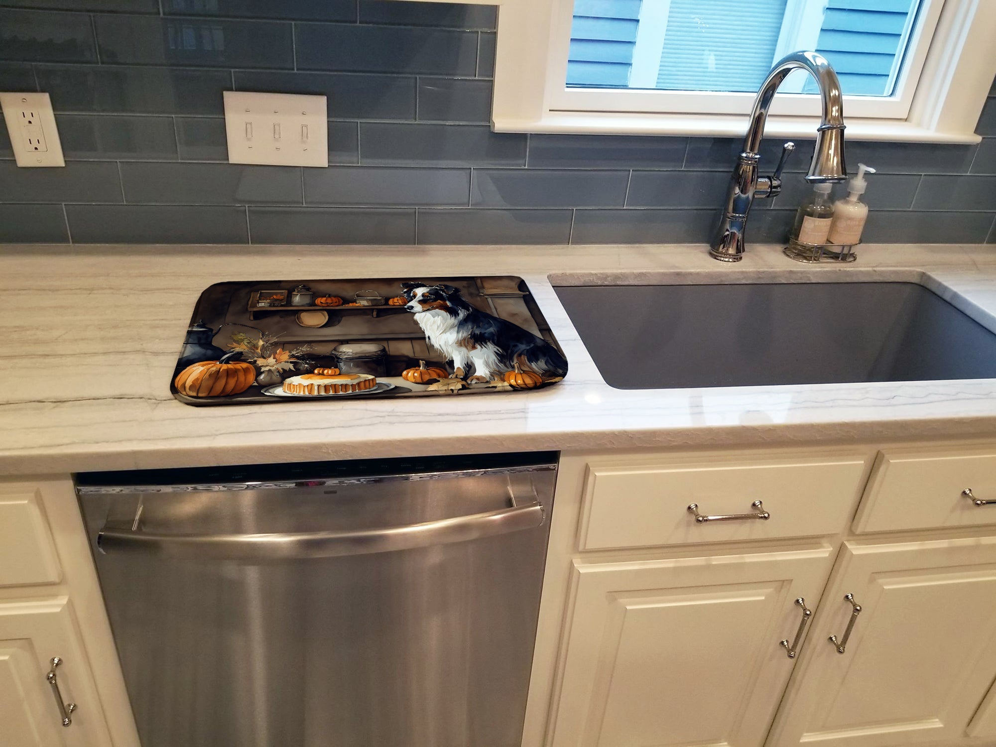 Caroline's Treasures Australian Shepherd Fall Kitchen Pumpkins Dish Drying Mat