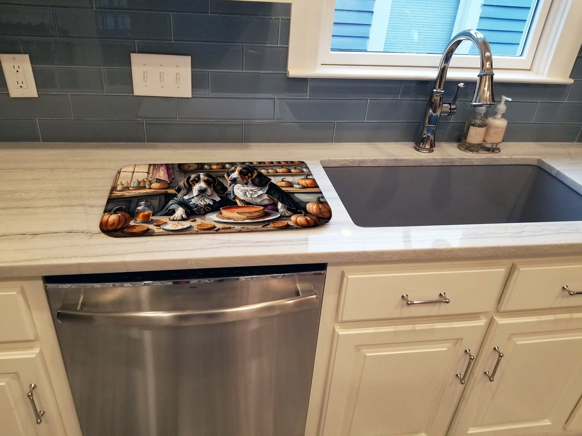 Caroline's Treasures Basset Hound Fall Kitchen Pumpkins Dish Drying Mat