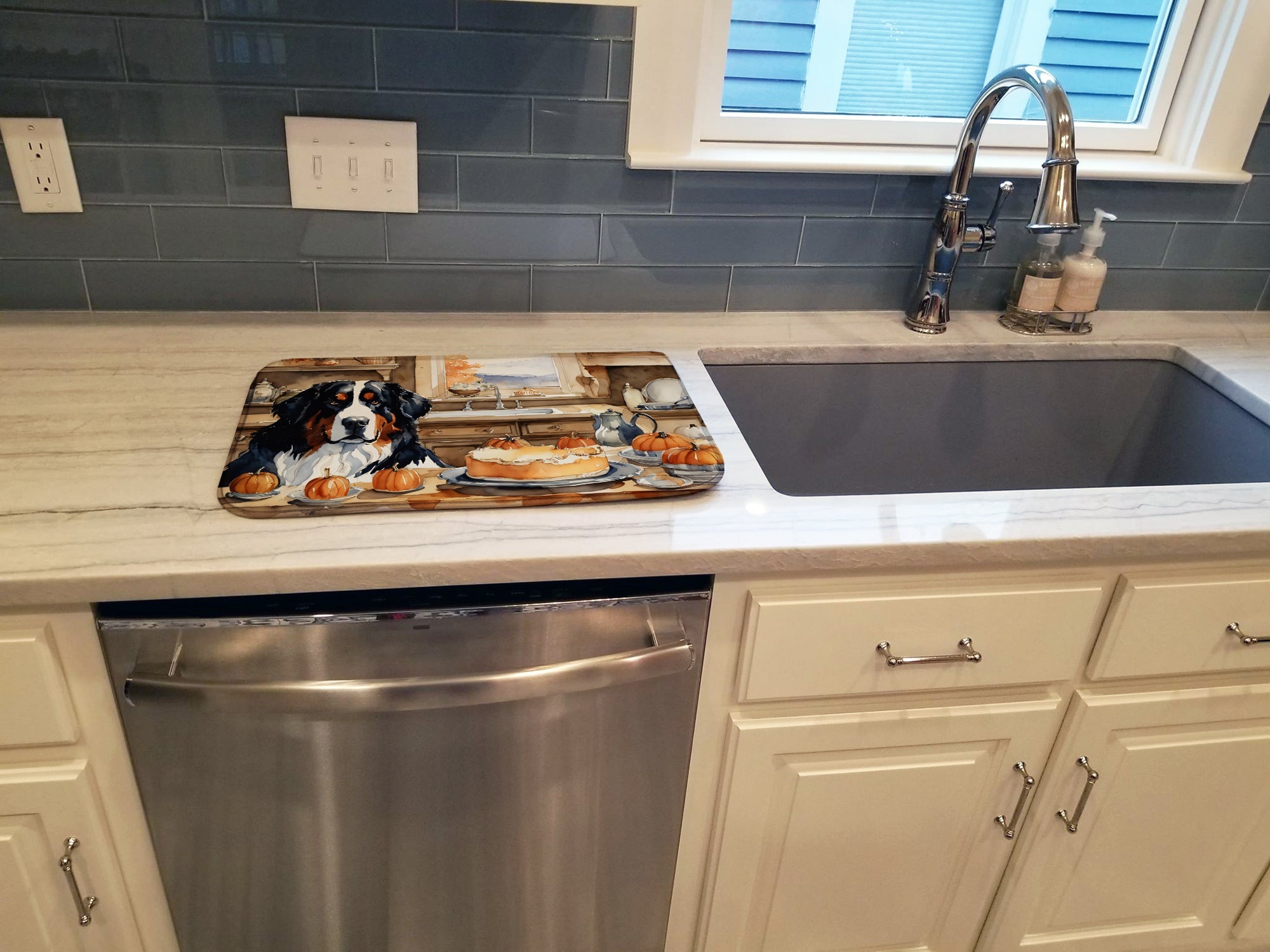 Caroline's Treasures Bernese Mountain Dog Fall Kitchen Pumpkins Dish Drying Mat