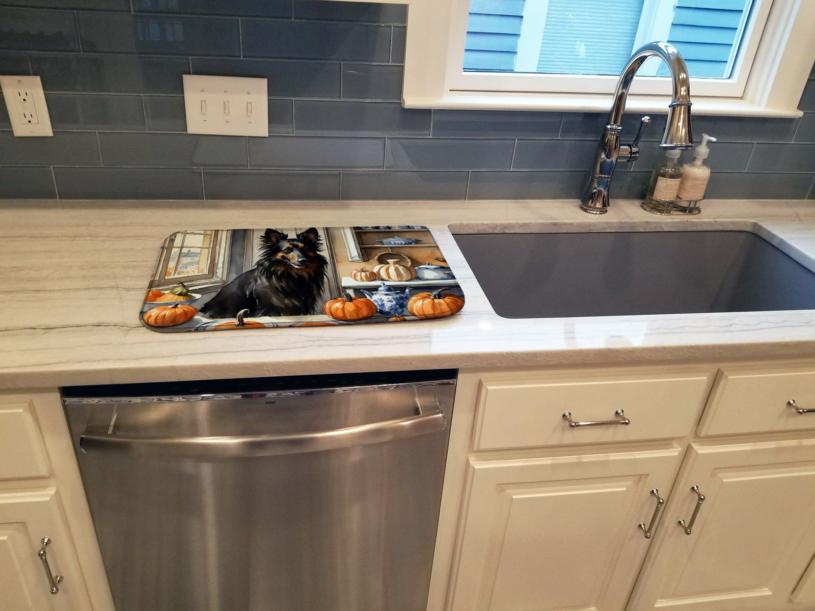 Caroline's Treasures Belgian Sheepdog Fall Kitchen Pumpkins Dish Drying Mat