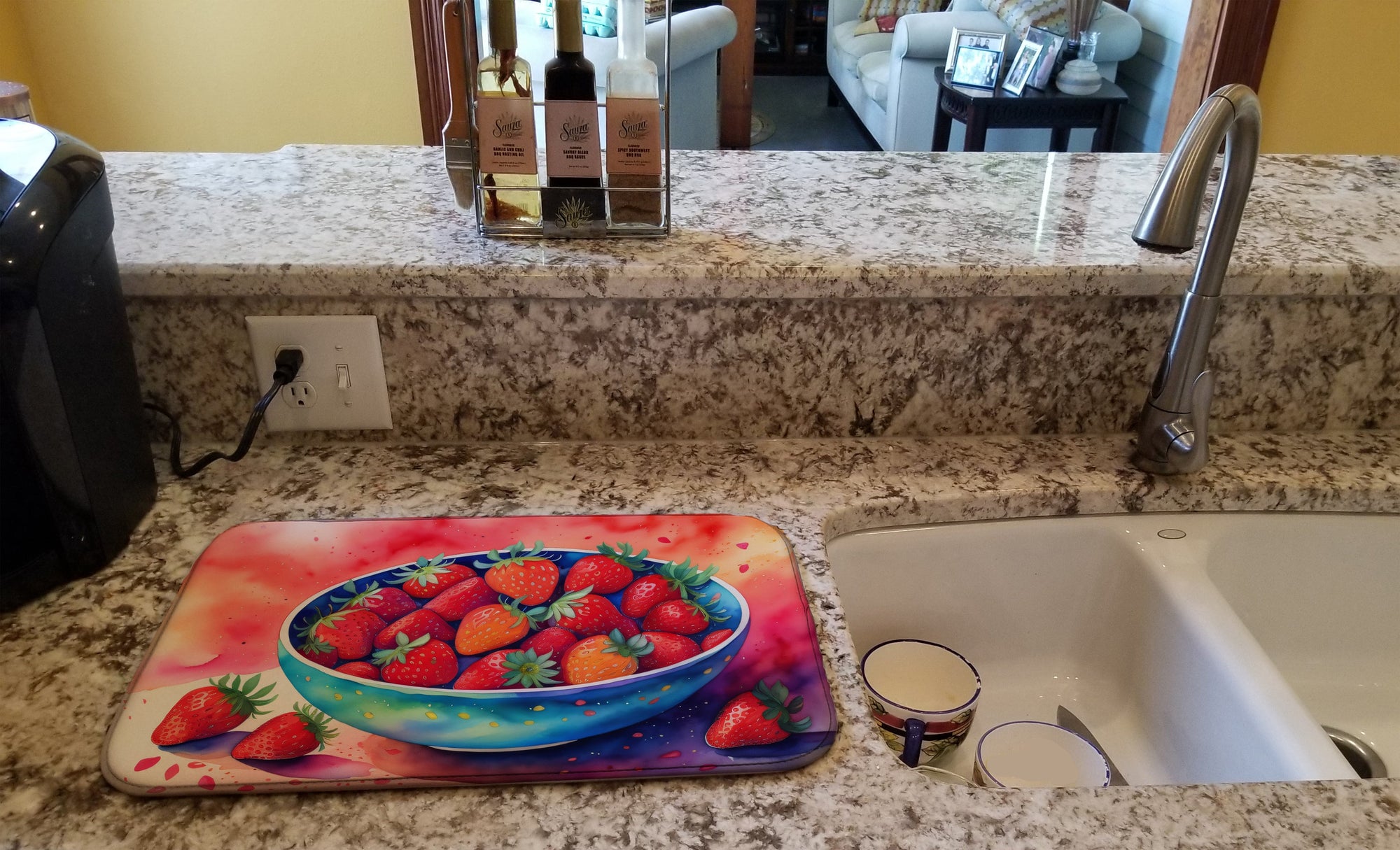 Caroline's Treasures Colorful Strawberries Dish Drying Mat