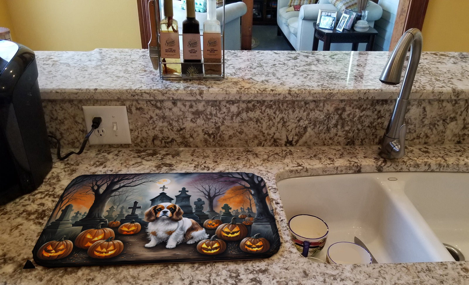 Caroline's Treasures Cavalier Spaniel Spooky Halloween Dish Drying Mat
