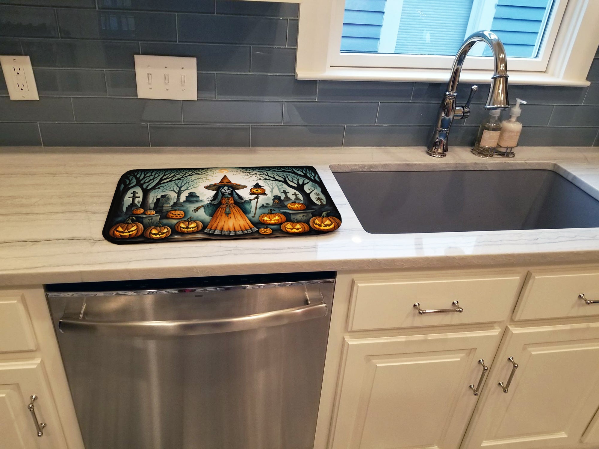 Caroline's Treasures La Llorona Skeleton Spooky Halloween Dish Drying Mat