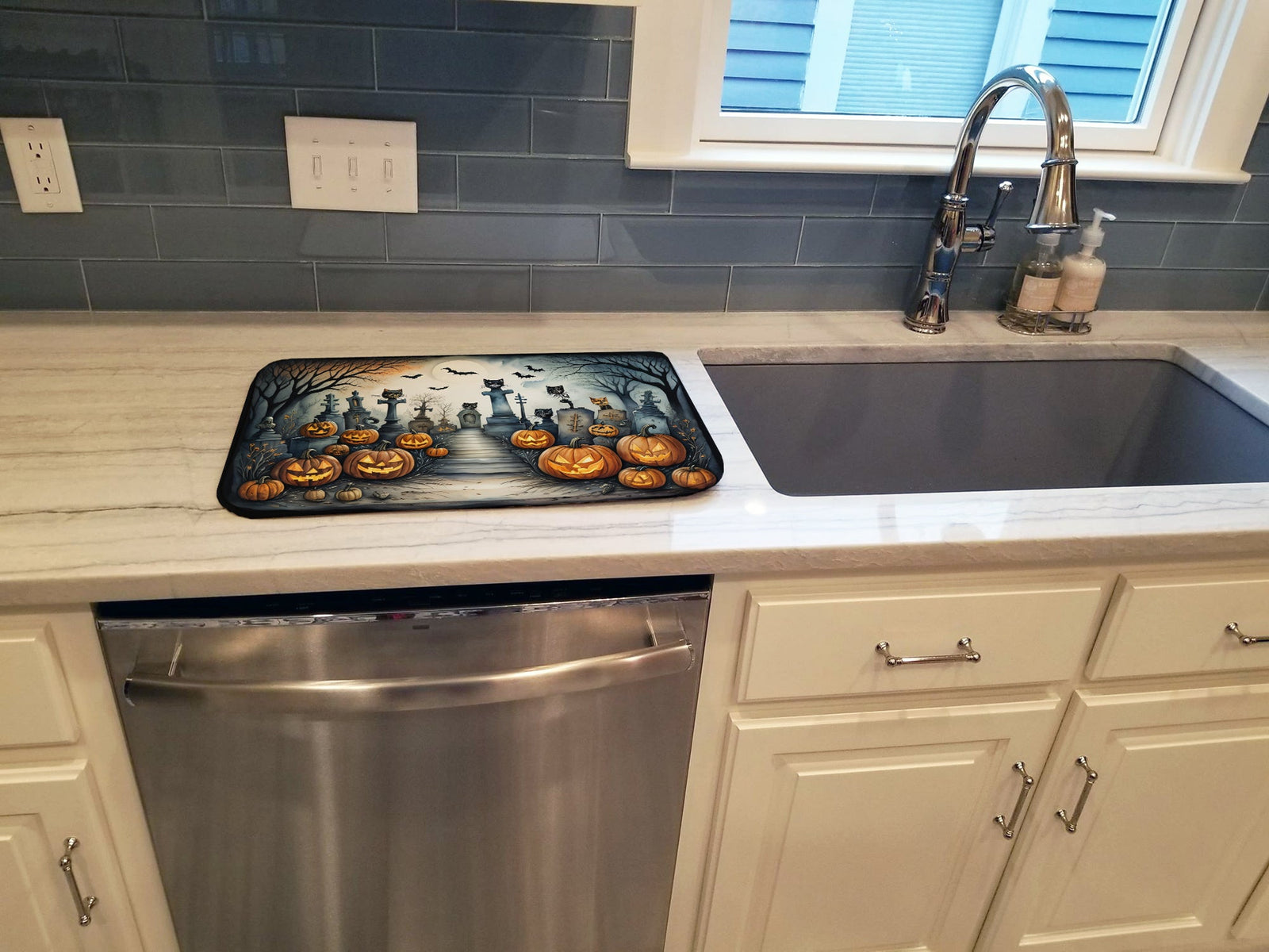 Caroline's Treasures Cat Cemetery Spooky Halloween Dish Drying Mat