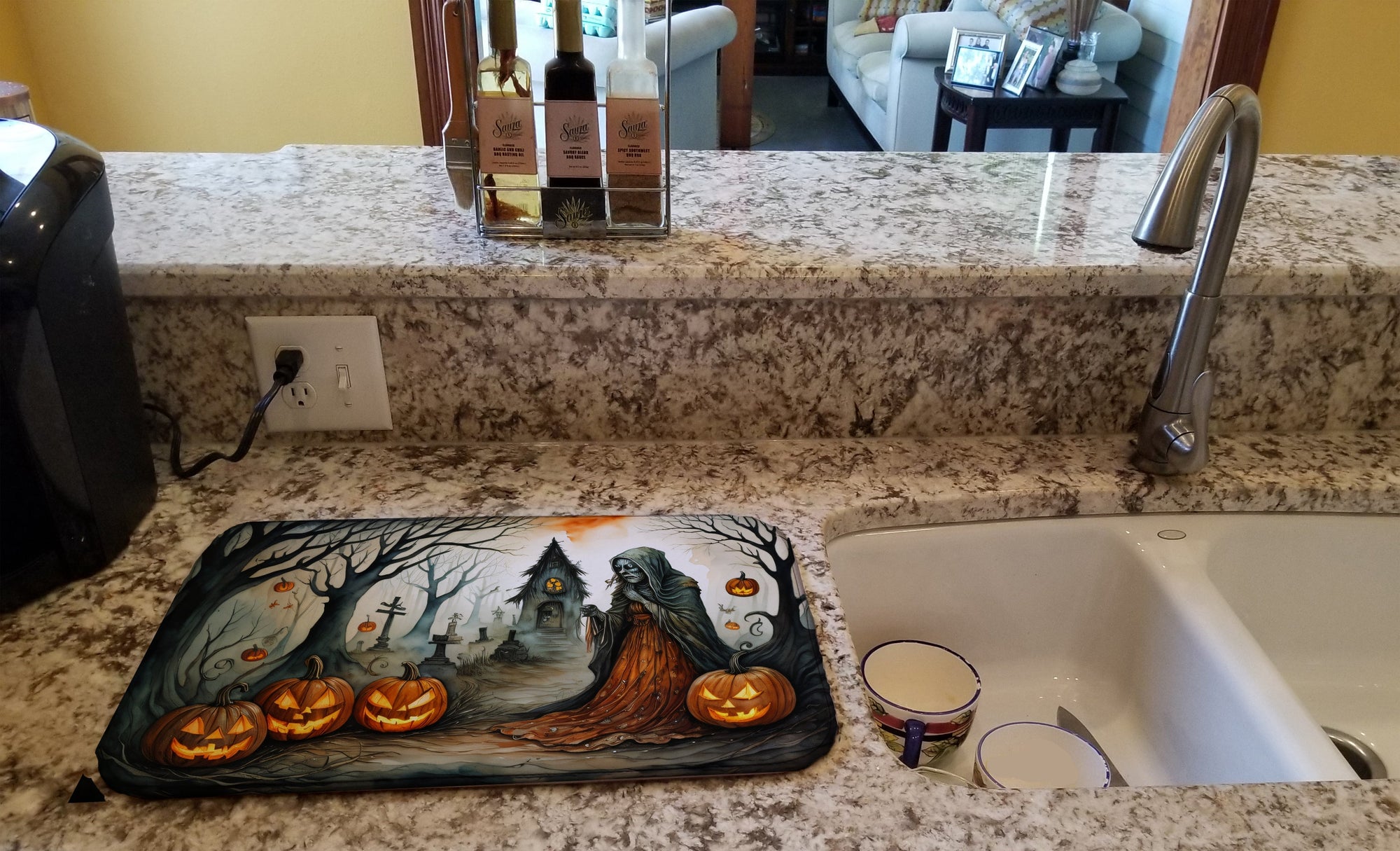 Caroline's Treasures The Weeping Woman Spooky Halloween Dish Drying Mat