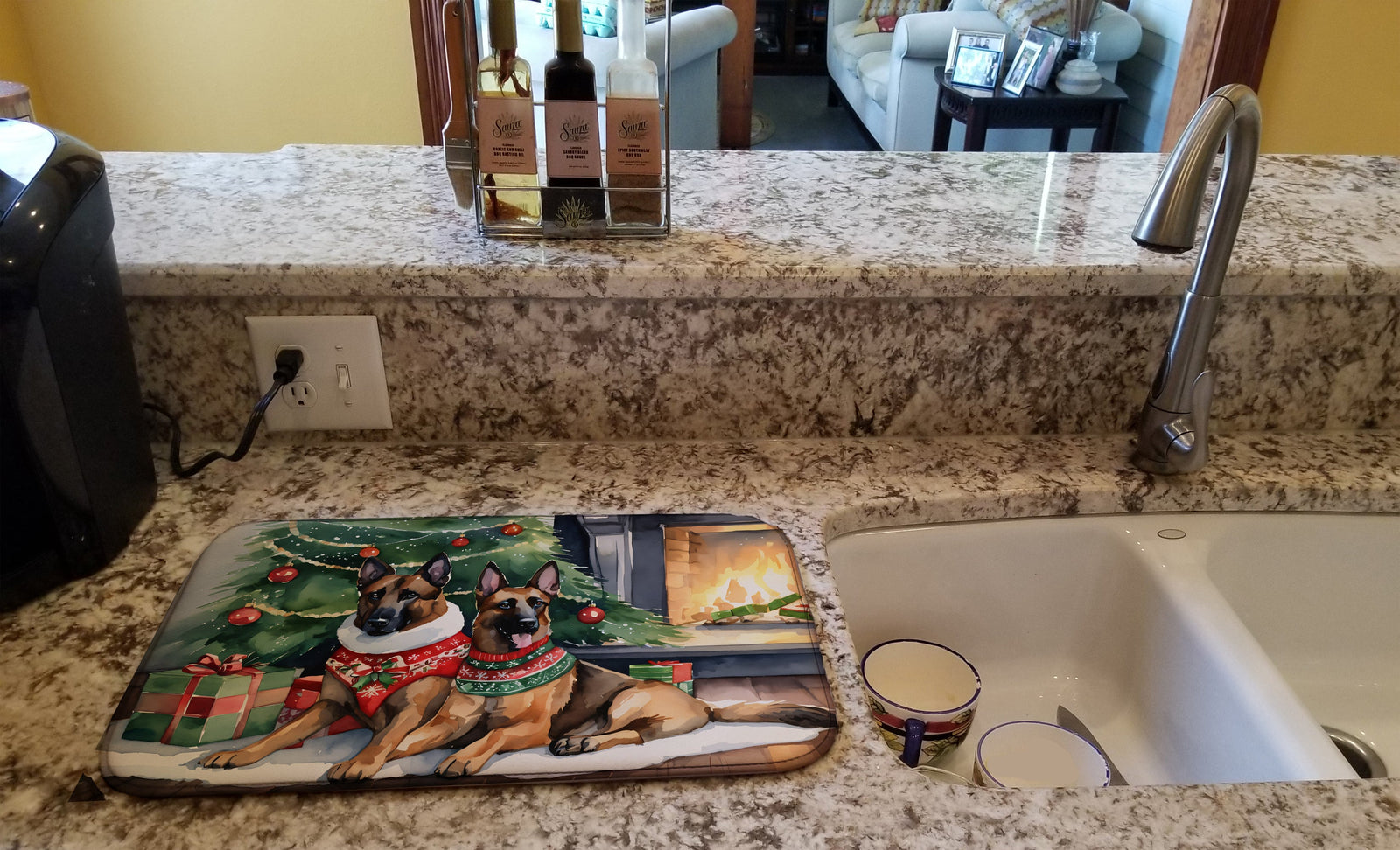 Caroline's Treasures Belgian Malinois Cozy Christmas Dish Drying Mat