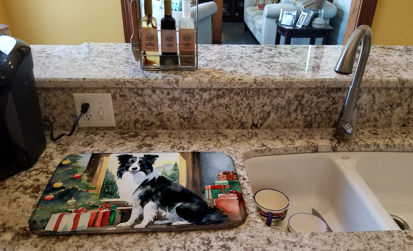 Caroline's Treasures Border Collie Cozy Christmas Dish Drying Mat