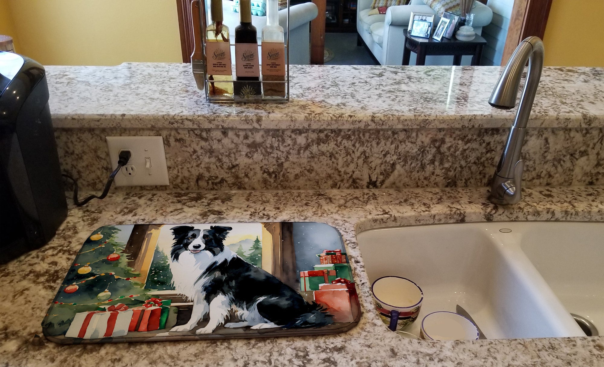 Caroline's Treasures Border Collie Cozy Christmas Dish Drying Mat