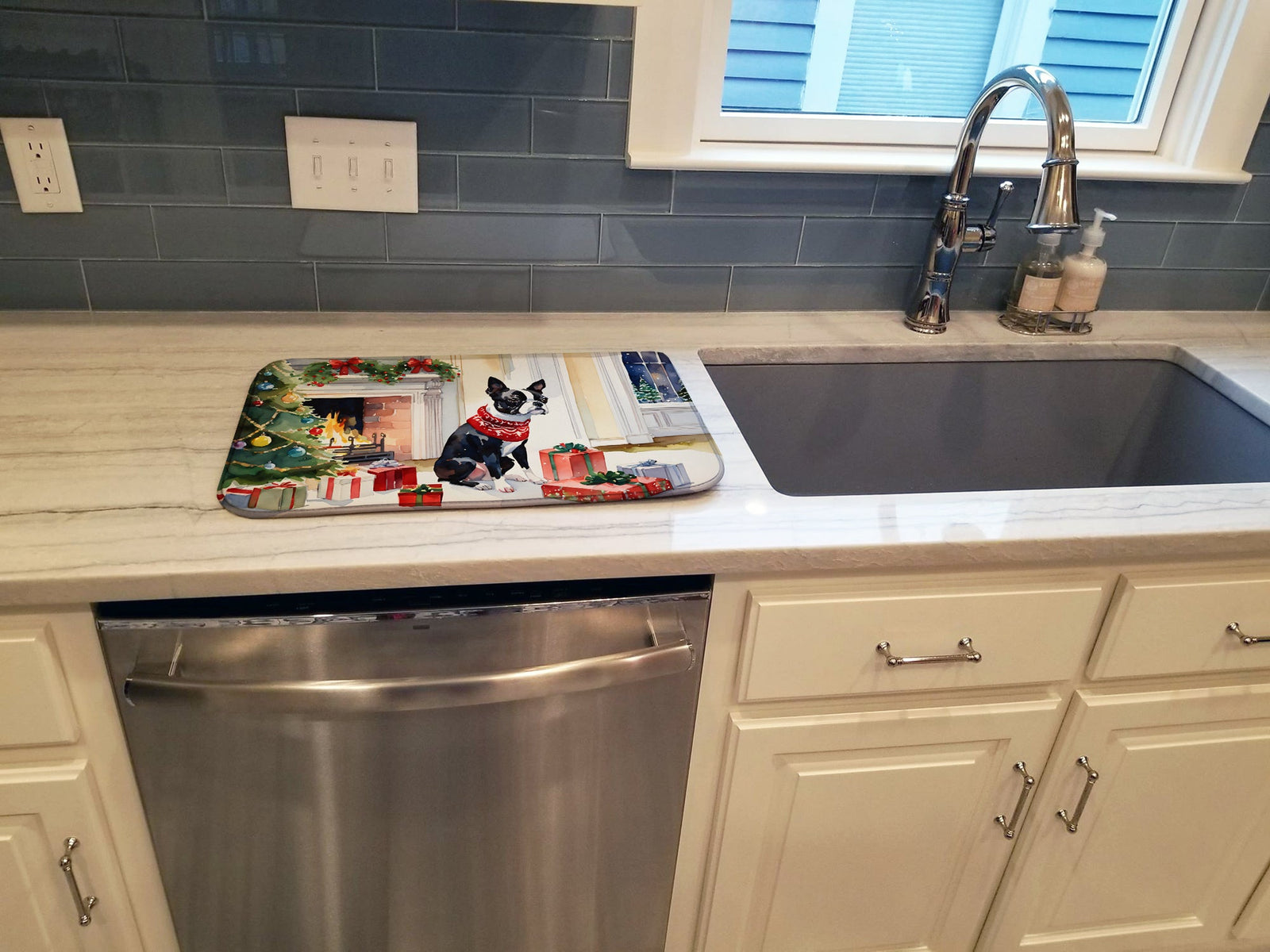 Caroline's Treasures Boston Terrier Cozy Christmas Dish Drying Mat