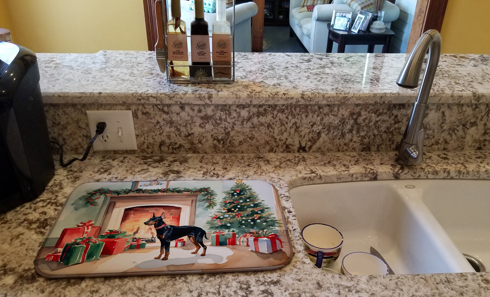 Caroline's Treasures Doberman Pinscher Cozy Christmas Dish Drying Mat