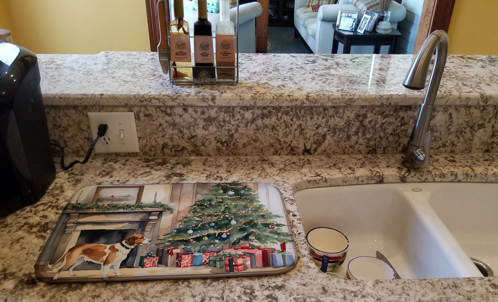 Caroline's Treasures English Foxhound Cozy Christmas Dish Drying Mat