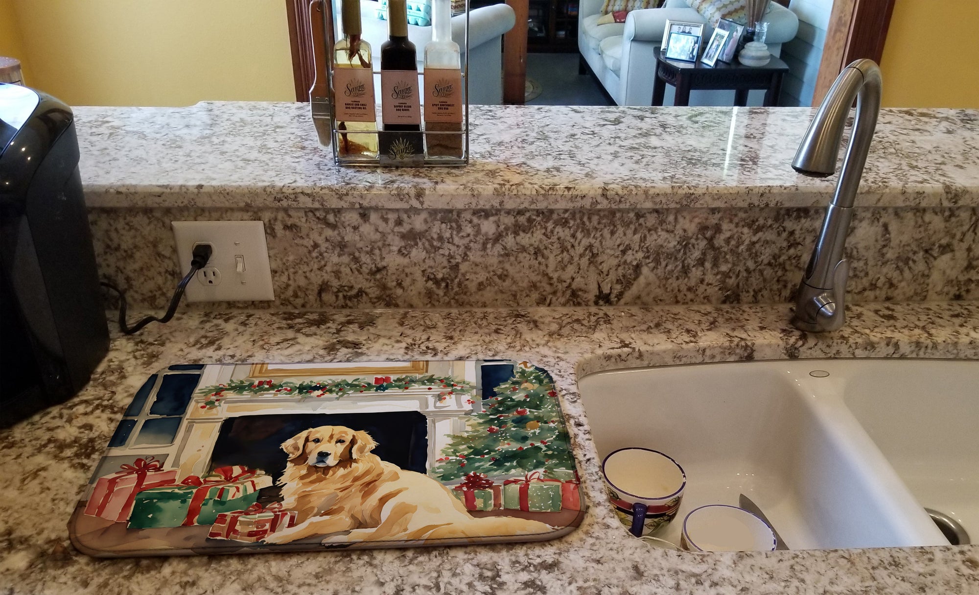 Caroline's Treasures Golden Retriever Cozy Christmas Dish Drying Mat