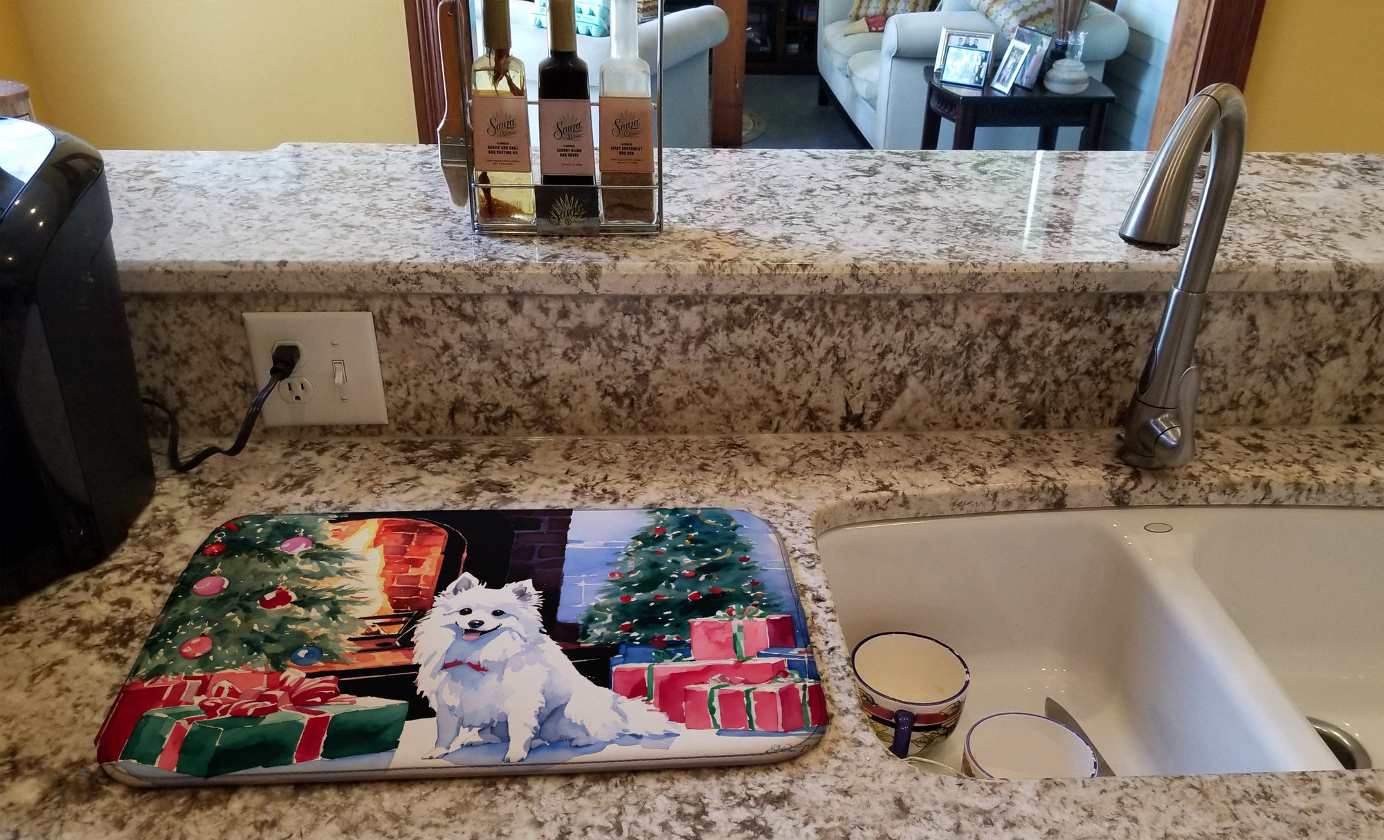 Caroline's Treasures Japanese Spitz Cozy Christmas Dish Drying Mat