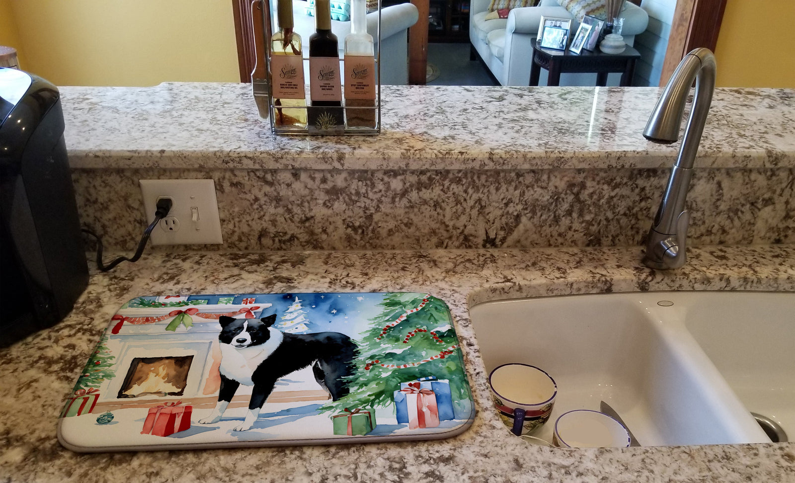 Caroline's Treasures Karelian Bear Dog Cozy Christmas Dish Drying Mat