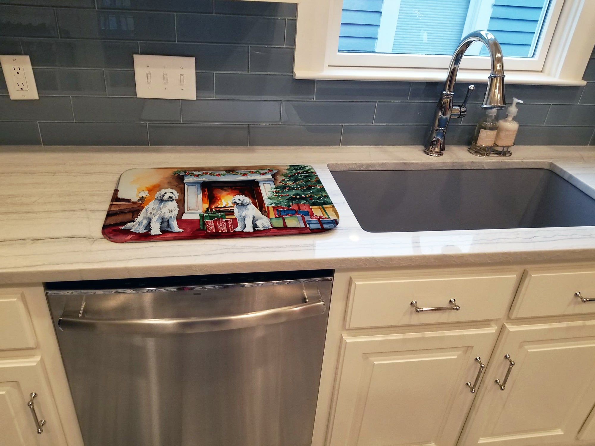 Caroline's Treasures Komondor Cozy Christmas Dish Drying Mat