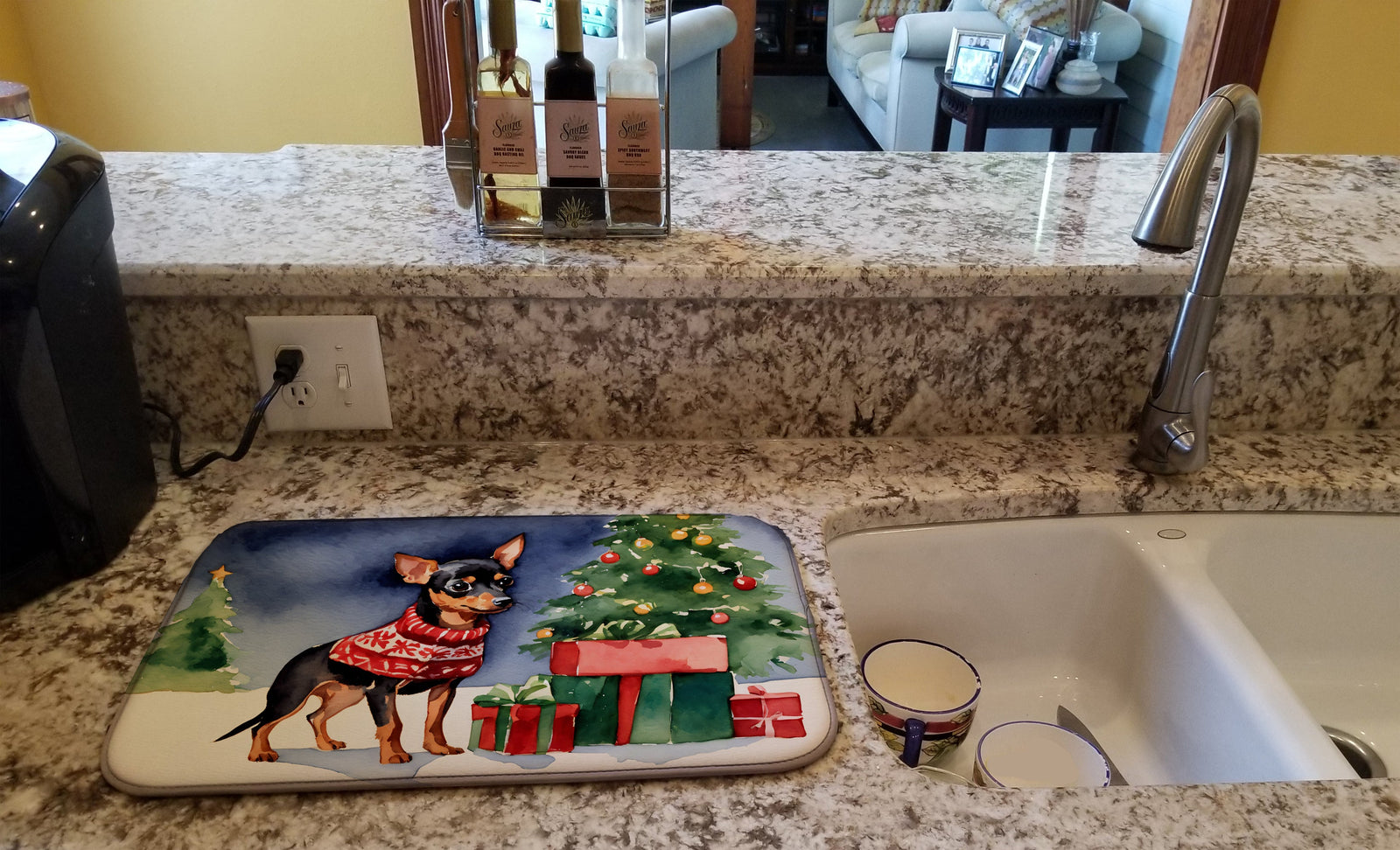Caroline's Treasures Miniature Pinscher Cozy Christmas Dish Drying Mat