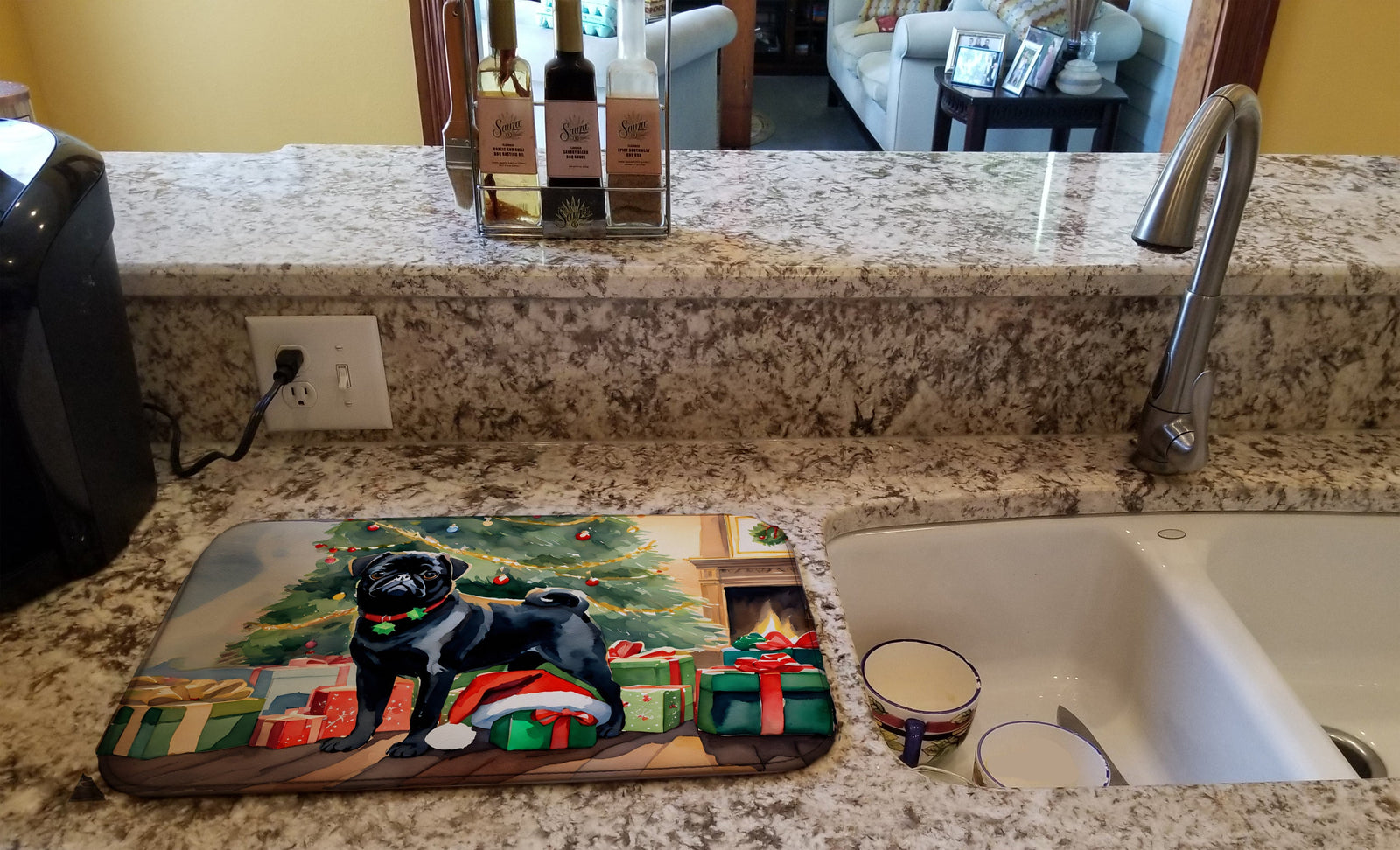 Caroline's Treasures Pug Cozy Christmas Dish Drying Mat