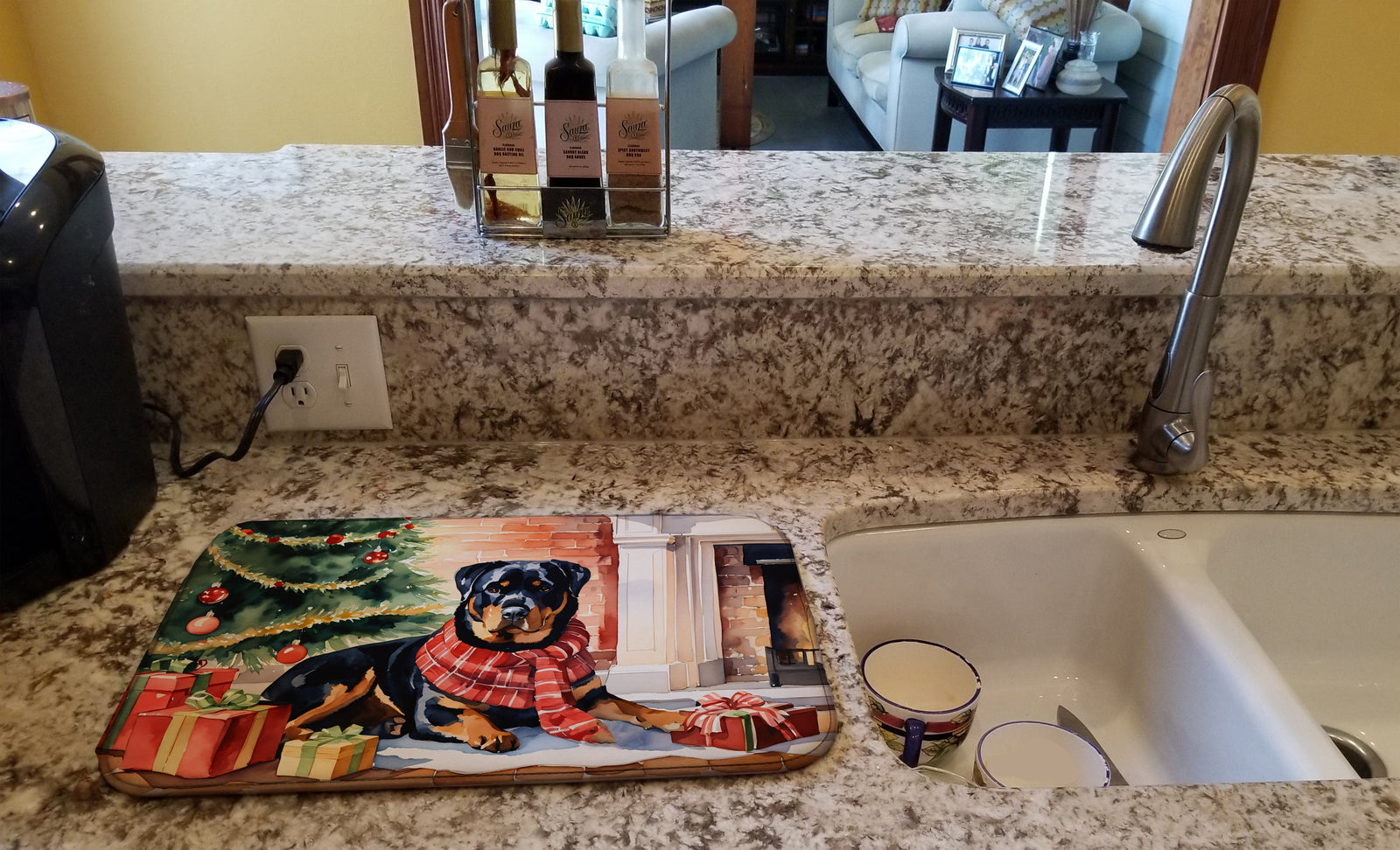 Caroline's Treasures Rottweiler Cozy Christmas Dish Drying Mat