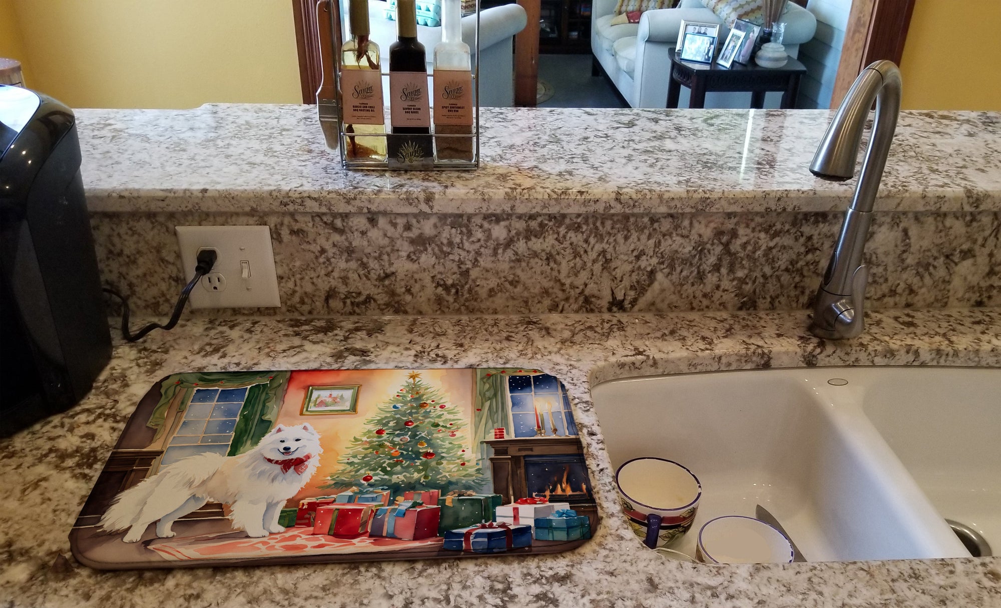 Caroline's Treasures Samoyed Cozy Christmas Dish Drying Mat