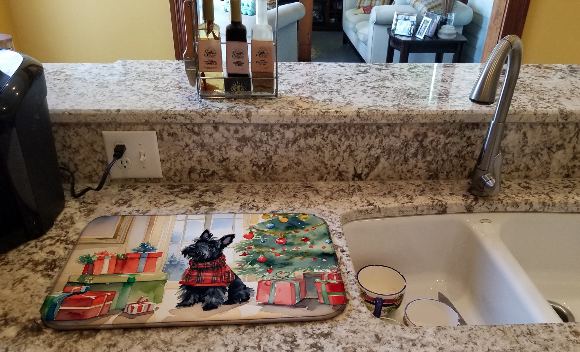 Caroline's Treasures Scottish Terrier Cozy Christmas Dish Drying Mat