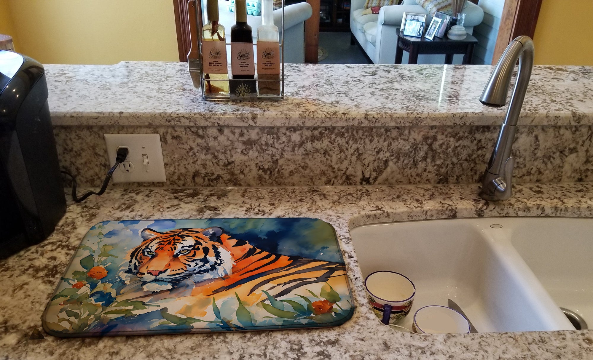 Caroline's Treasures Tiger Dish Drying Mat