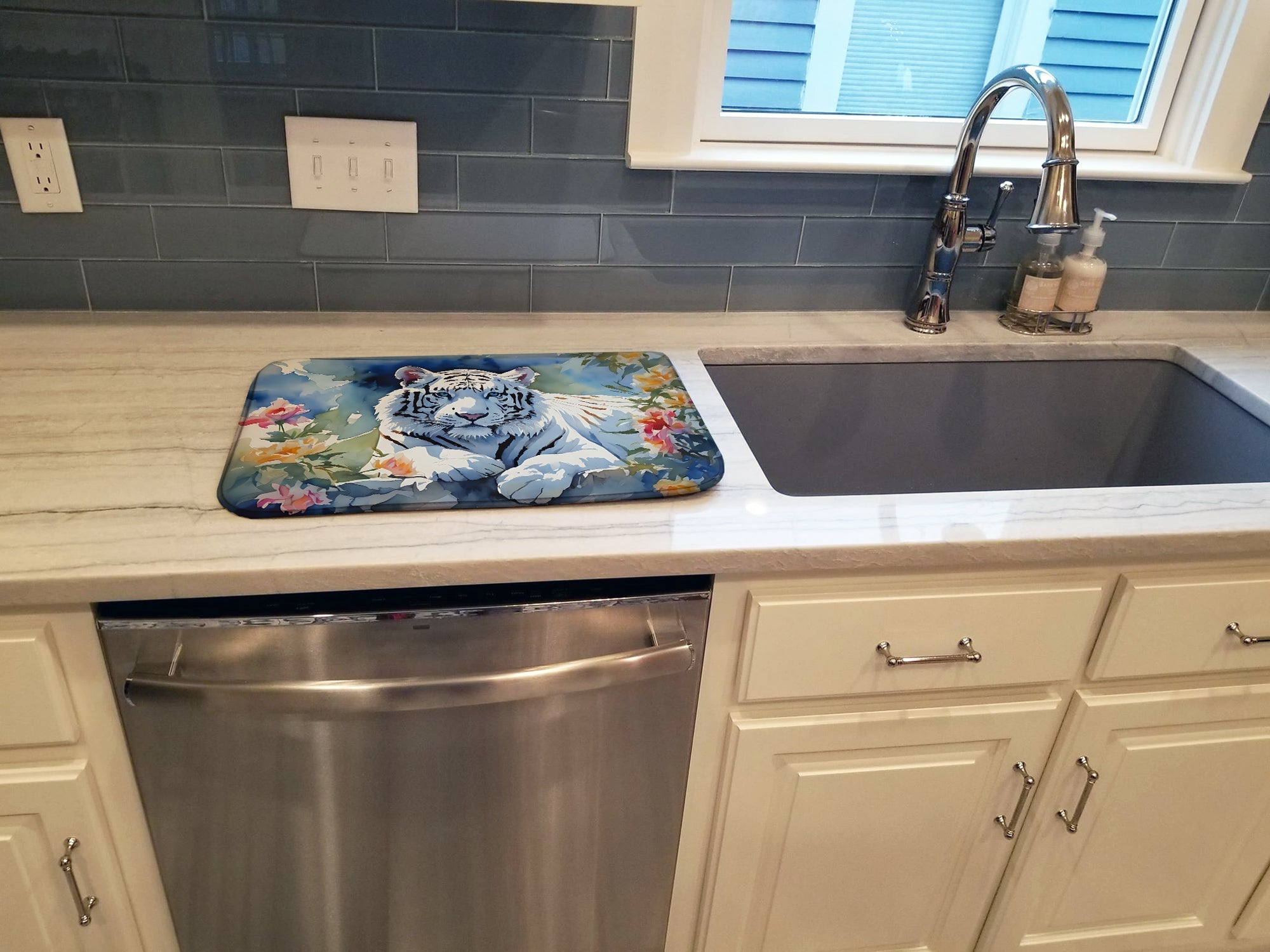 Caroline's Treasures White Tiger Dish Drying Mat