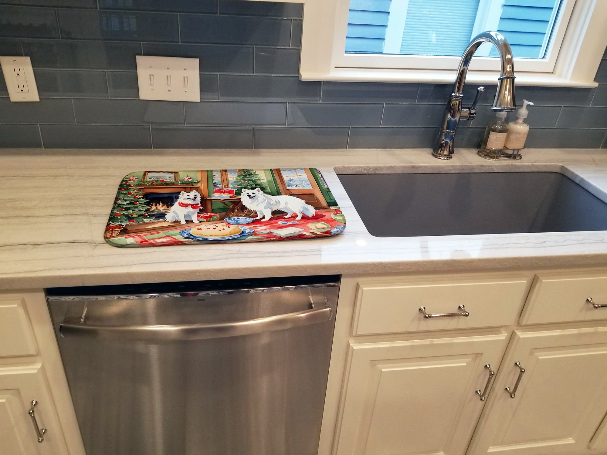 Caroline's Treasures American Eskimo Christmas Cookies Dish Drying Mat