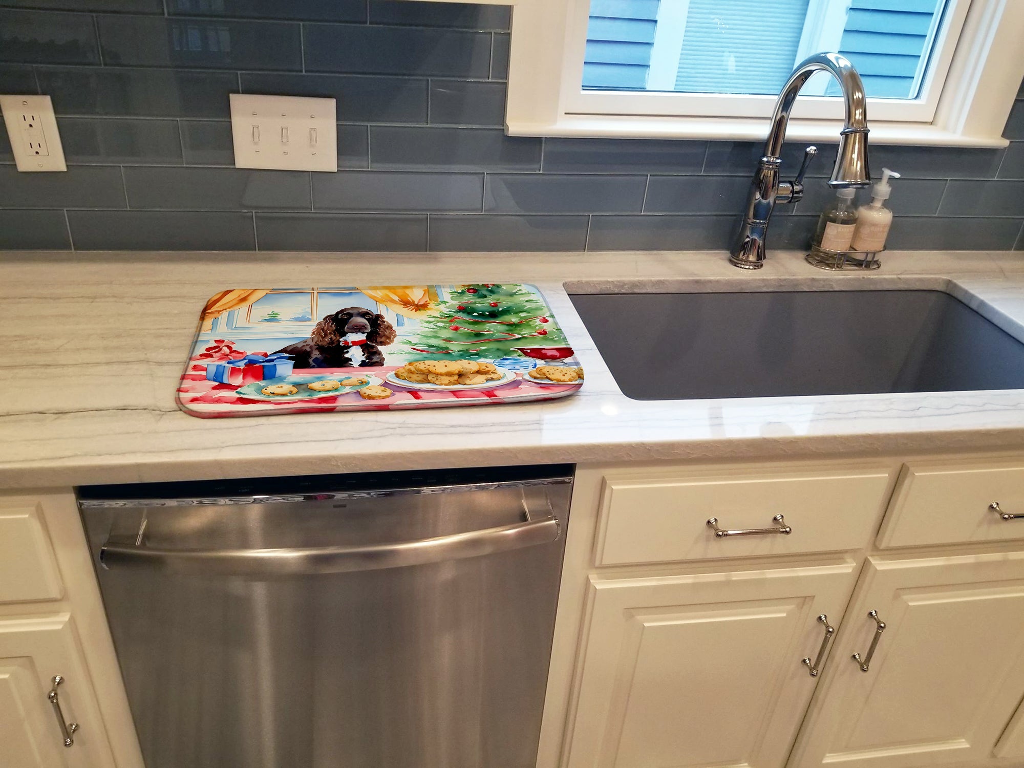 Caroline's Treasures American Water Spaniel Christmas Cookies Dish Drying Mat