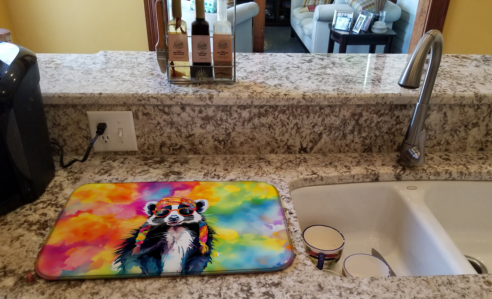 Caroline's Treasures Hippie Animal Skunk Dish Drying Mat