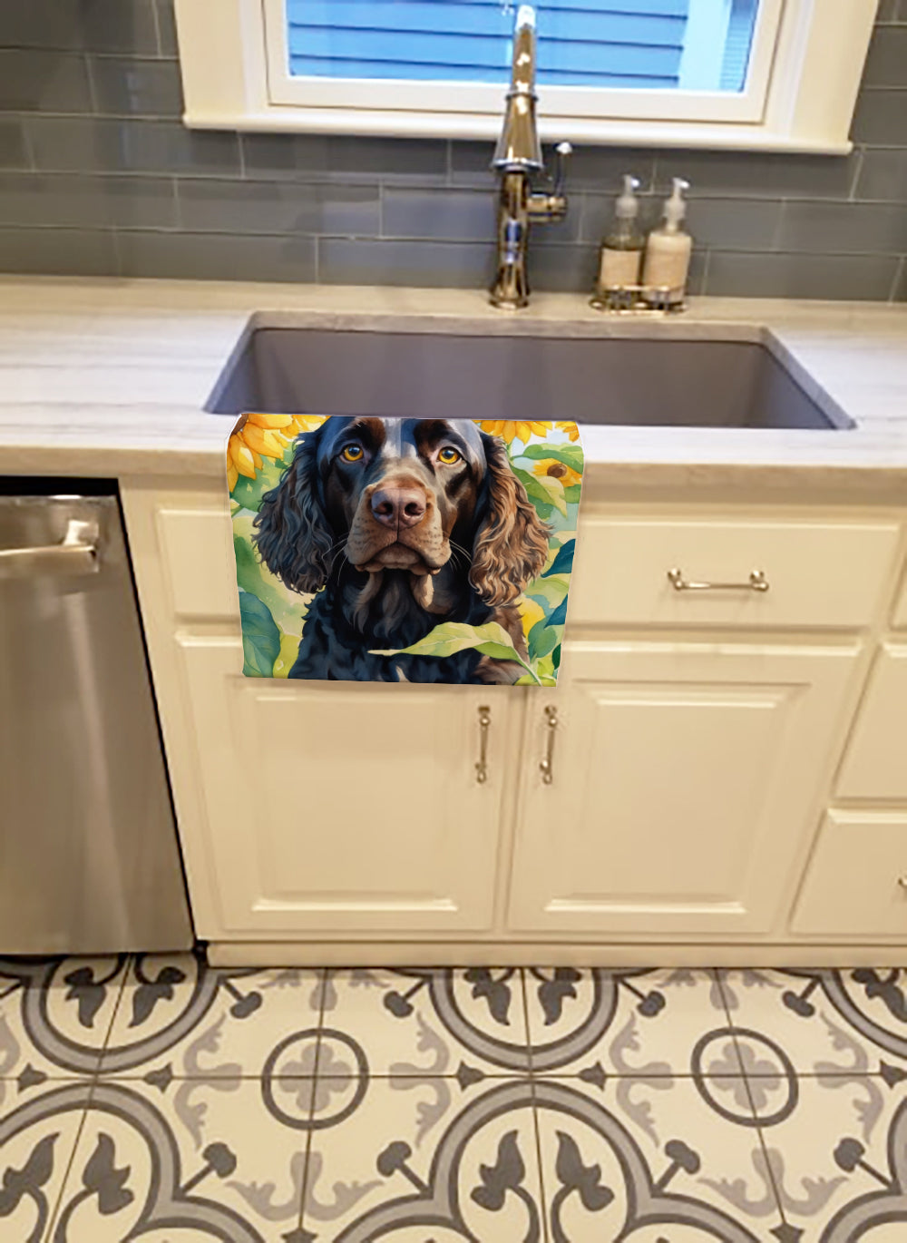 Caroline's Treasures American Water Spaniel in Sunflowers Kitchen Towel