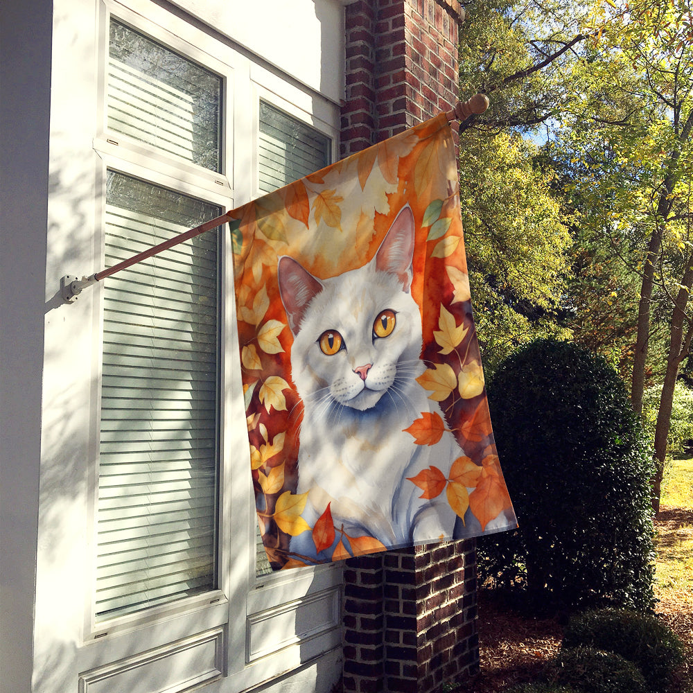 Caroline's Treasures Khao Manee Cat in Fall Leaves House Flag