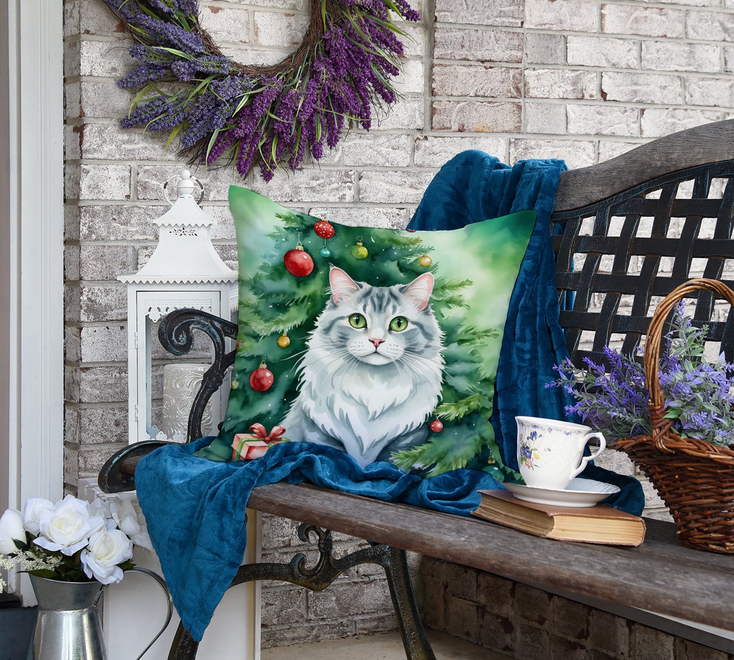 Caroline's Treasures American Curl Cat By the Christmas Tree Throw Pillow