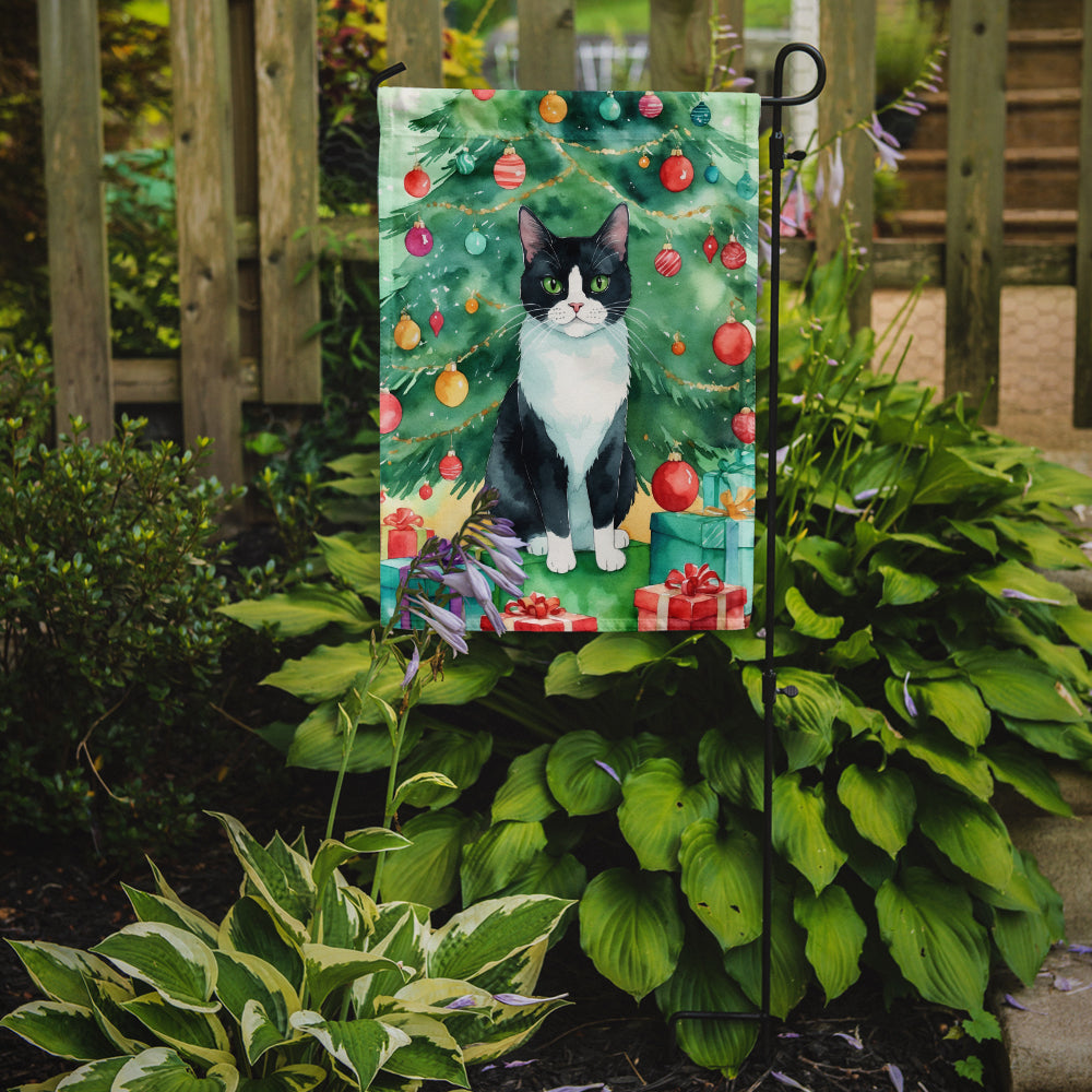 Caroline's Treasures Chantilly Tiffany Christmas Garden Flag - Cat by the Christmas Tree - Cat-Themed Holiday Yard Decor