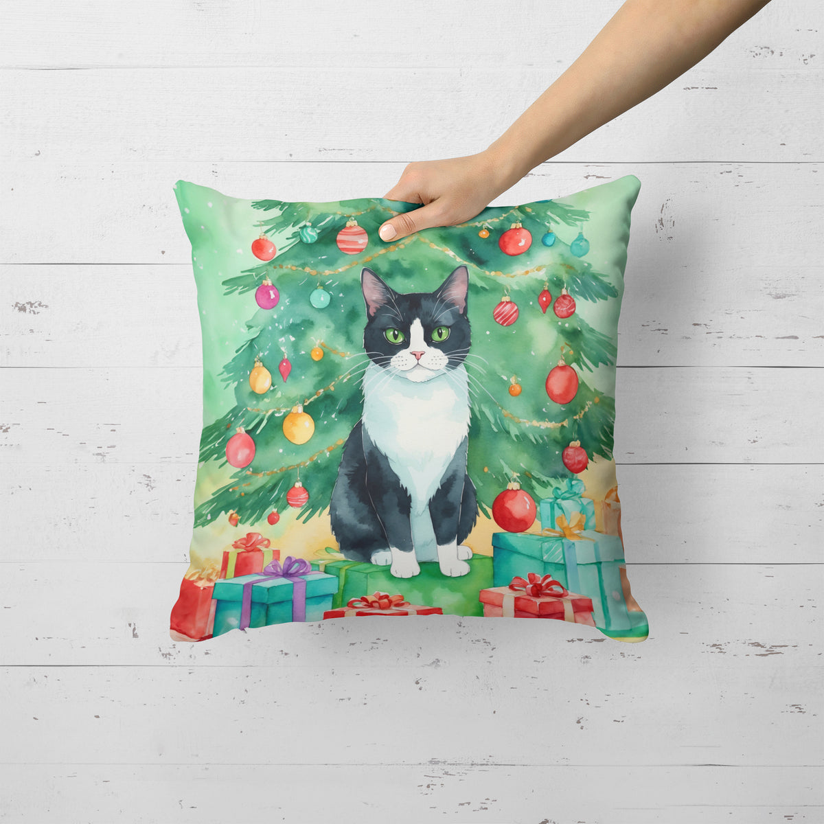 Caroline's Treasures Chantilly Tiffany Cat By the Christmas Tree Throw Pillow