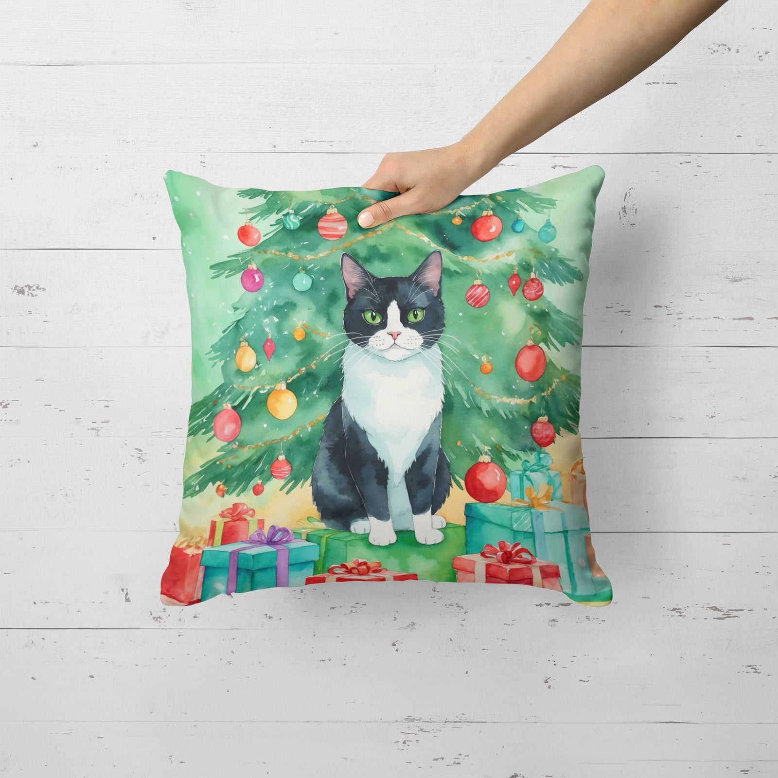 Caroline's Treasures Chantilly Tiffany Cat By the Christmas Tree Throw Pillow