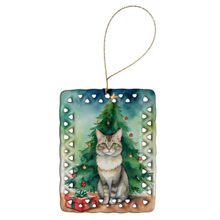 Caroline's Treasures Dwelf Cat By the Christmas Tree Porcelain Ornament