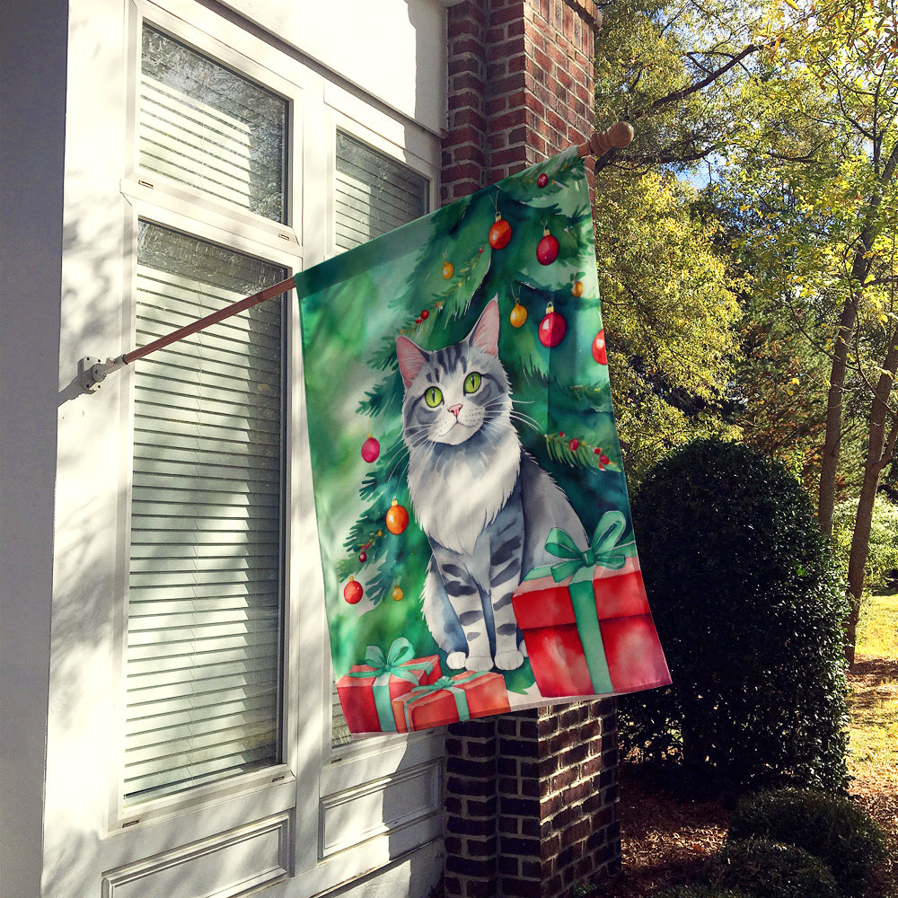 Caroline's Treasures Foldex Exotic Fold Cat By the Christmas Tree House Flag