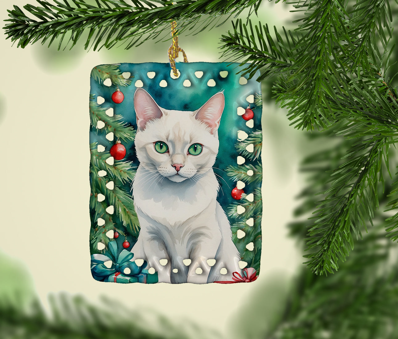 Caroline's Treasures Foreign White Cat By the Christmas Tree Porcelain Ornament