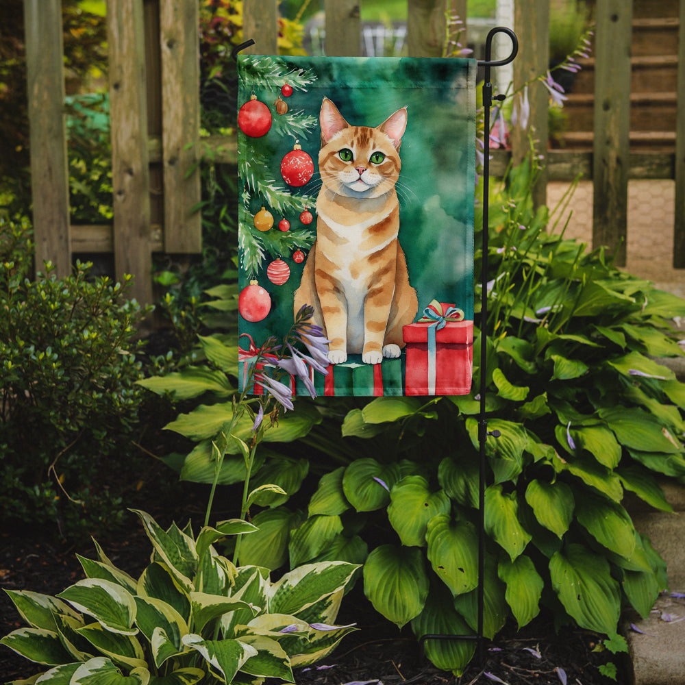 Caroline's Treasures Malayan Christmas Garden Flag - Cat by the Christmas Tree - Cat-Themed Holiday Yard Decor