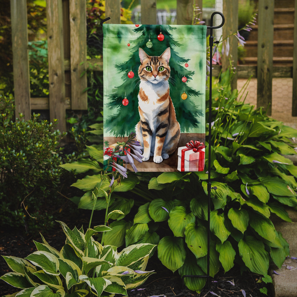 Caroline's Treasures Owyhee Bob Christmas Garden Flag - Cat by the Christmas Tree - Cat-Themed Holiday Yard Decor