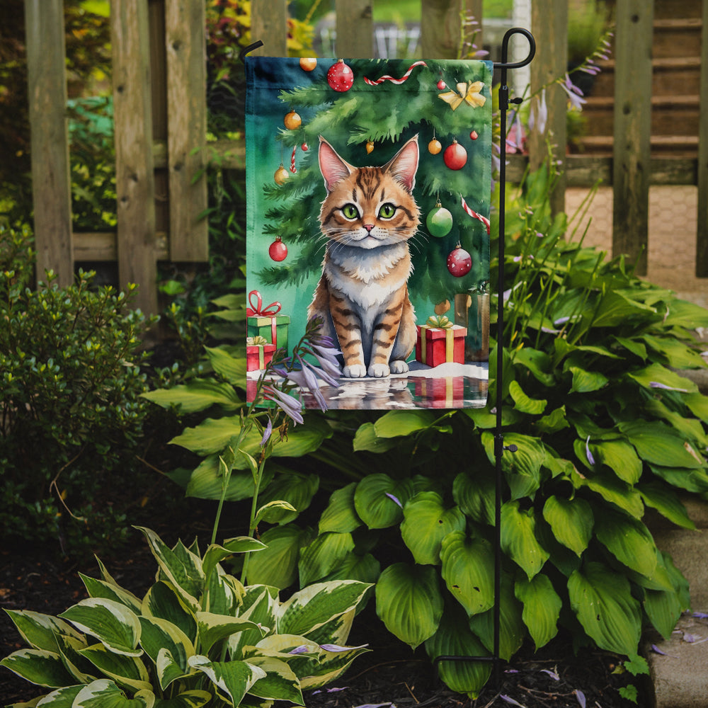 Caroline's Treasures Pixie Bob Christmas Garden Flag - Cat by the Christmas Tree - Cat-Themed Holiday Yard Decor