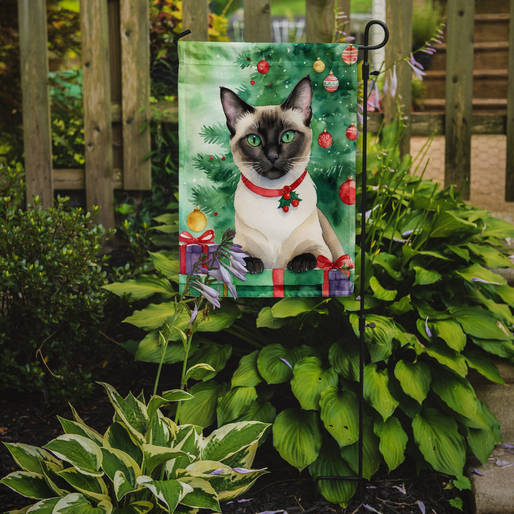 Caroline's Treasures Siamese Christmas Garden Flag - Cat by the Christmas Tree - Cat-Themed Holiday Yard Decor