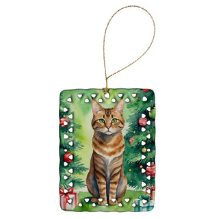 Caroline's Treasures Sokoke Cat By the Christmas Tree Porcelain Ornament