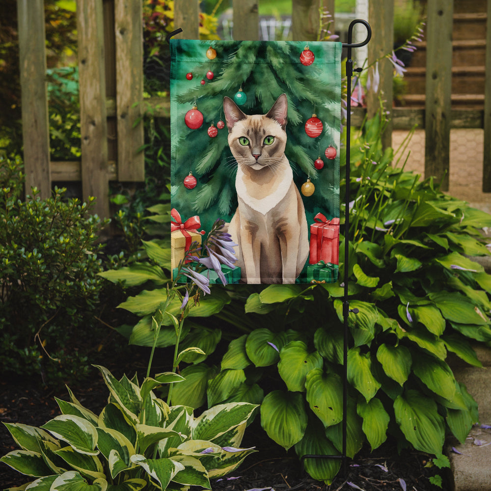Caroline's Treasures Tonkinese Christmas Garden Flag - Cat by the Christmas Tree - Cat-Themed Holiday Yard Decor