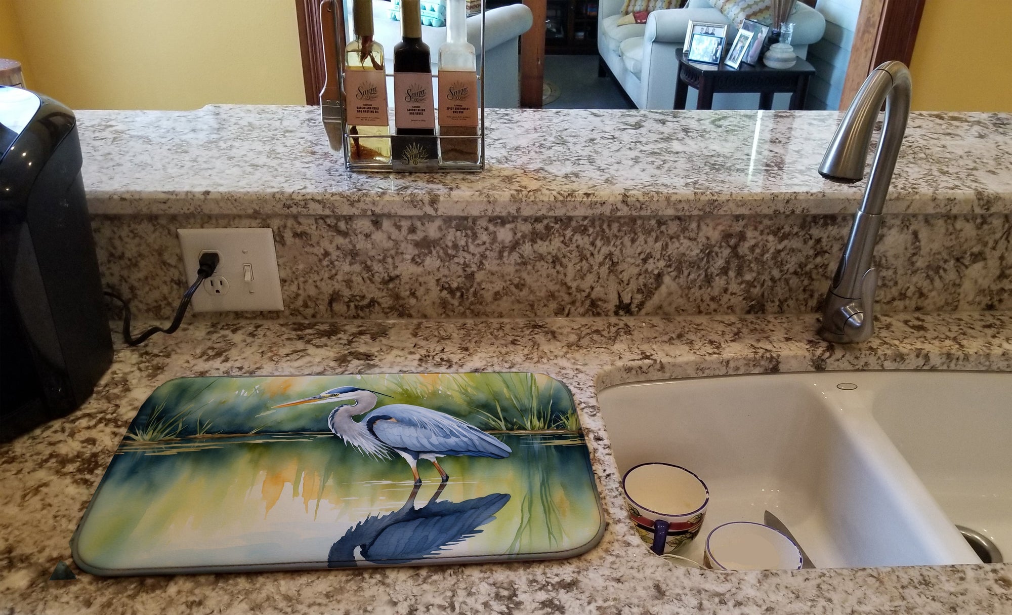 Caroline's Treasures Blue Heron Stalking Prey Dish Drying Mat