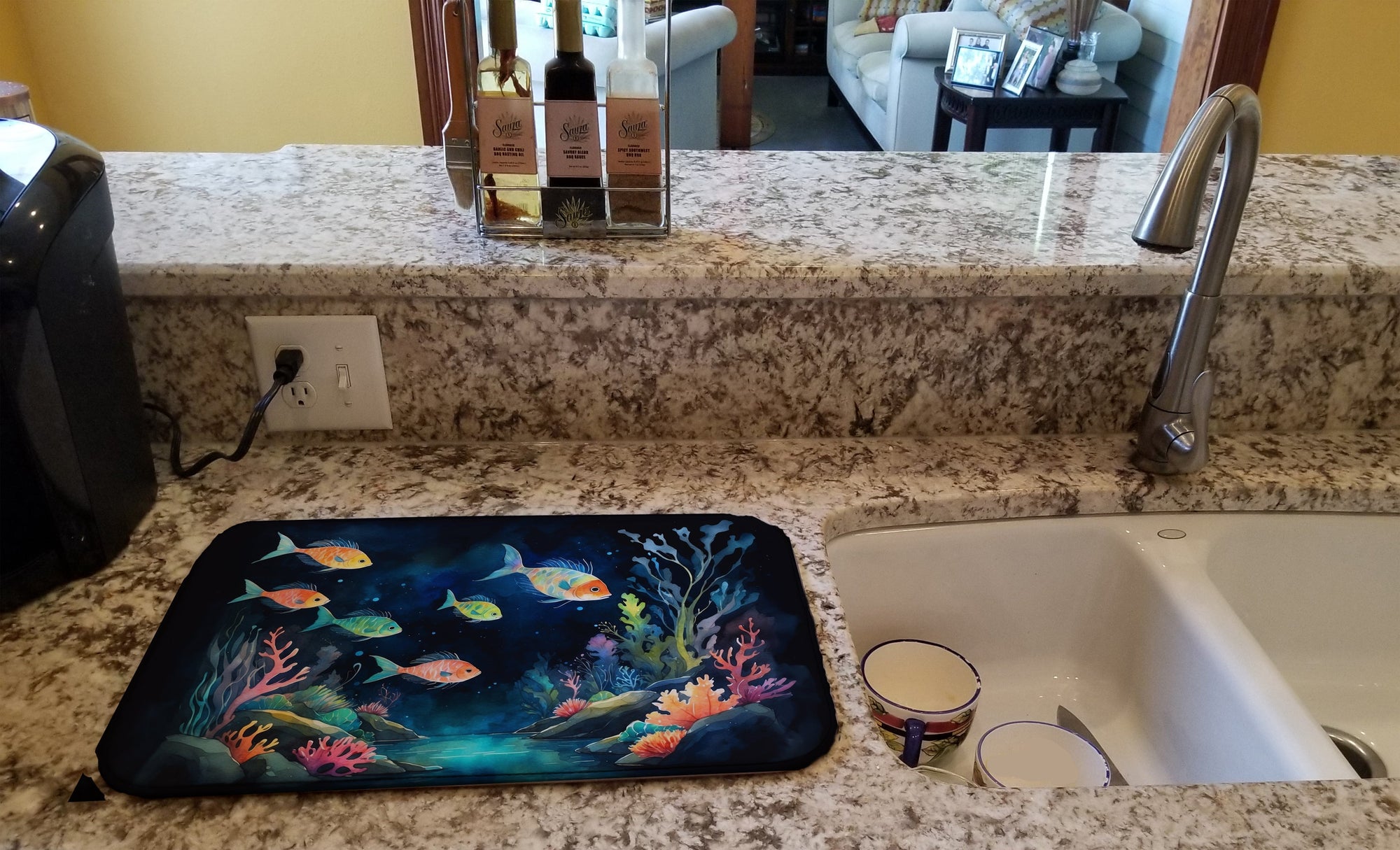 Caroline's Treasures Bioluminescent Fish Dish Drying Mat